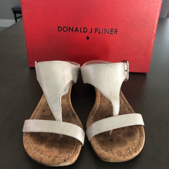 Donald Pliner Sandals Size 8.5 - Picture 1 of 10